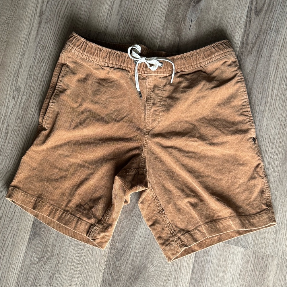 Vuori Men’s Medium 32” Waist Casual Drawstring Corduroy Shorts
